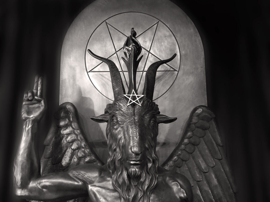 Haunted convertirse en el comandante satánico Ritual Psic Strength amor Sex Power Luck — Khodam Djinn