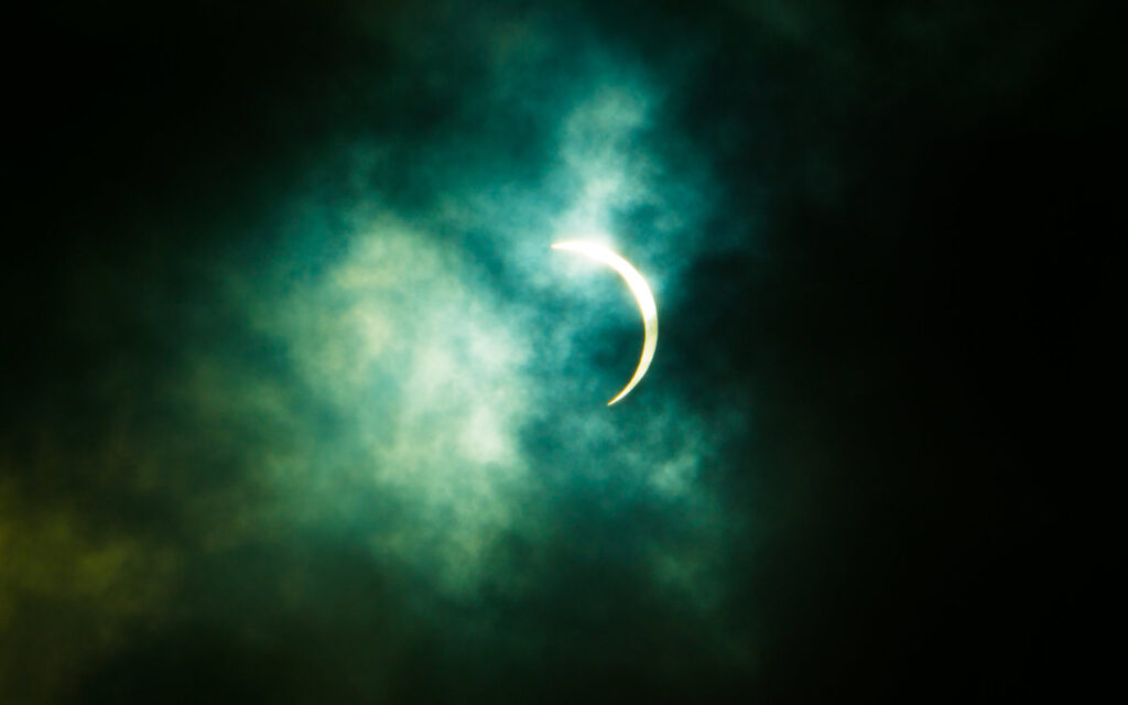 مُحَمَّنَة رَنْدَةِ Eclipse Wsp White Arts Healing Power Love Prosperity Luck Spirit — Khodam Djinn
