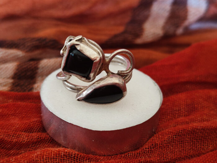 HAUNTED RING ~ INTERSEX ~ STRANGE WISHES ~ DJINN /JINN / GENIE ~ UNIQUE — Khodam Djinn